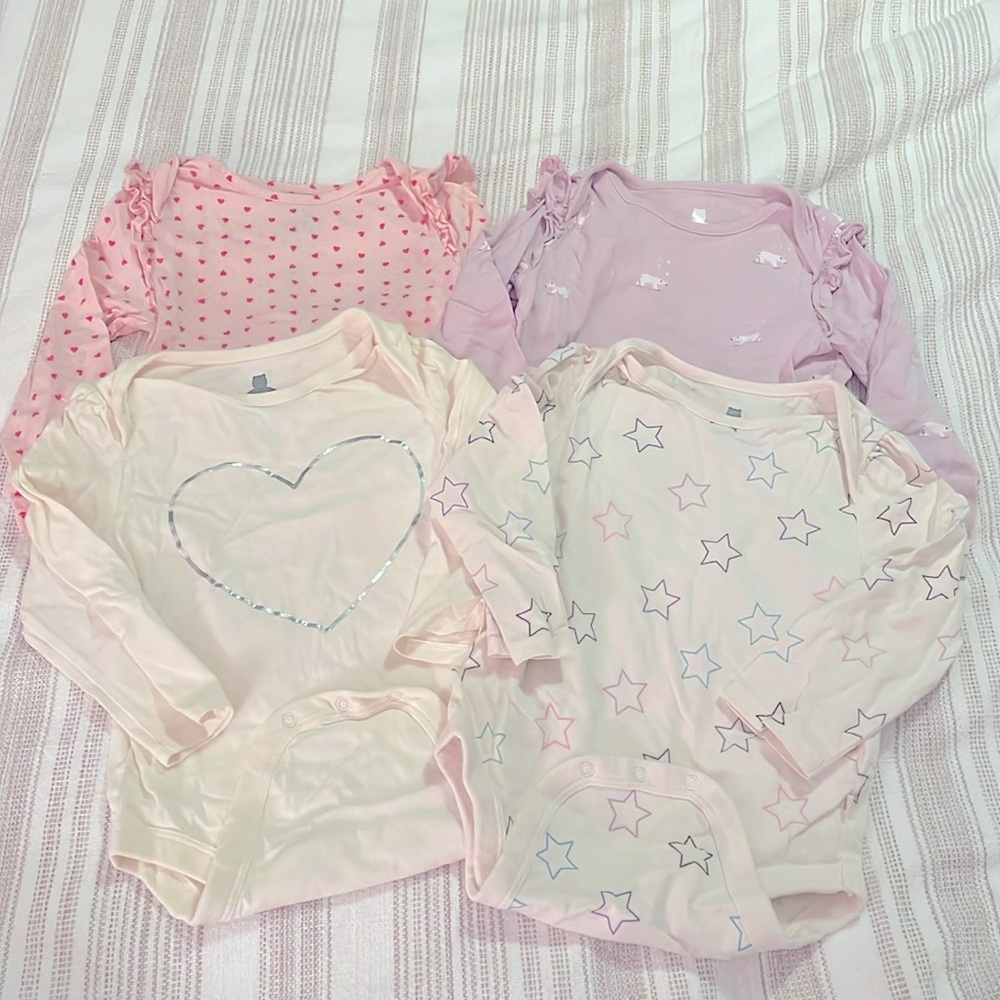 Baby GAP Girls - 4 Long Sleeve Bodysuits